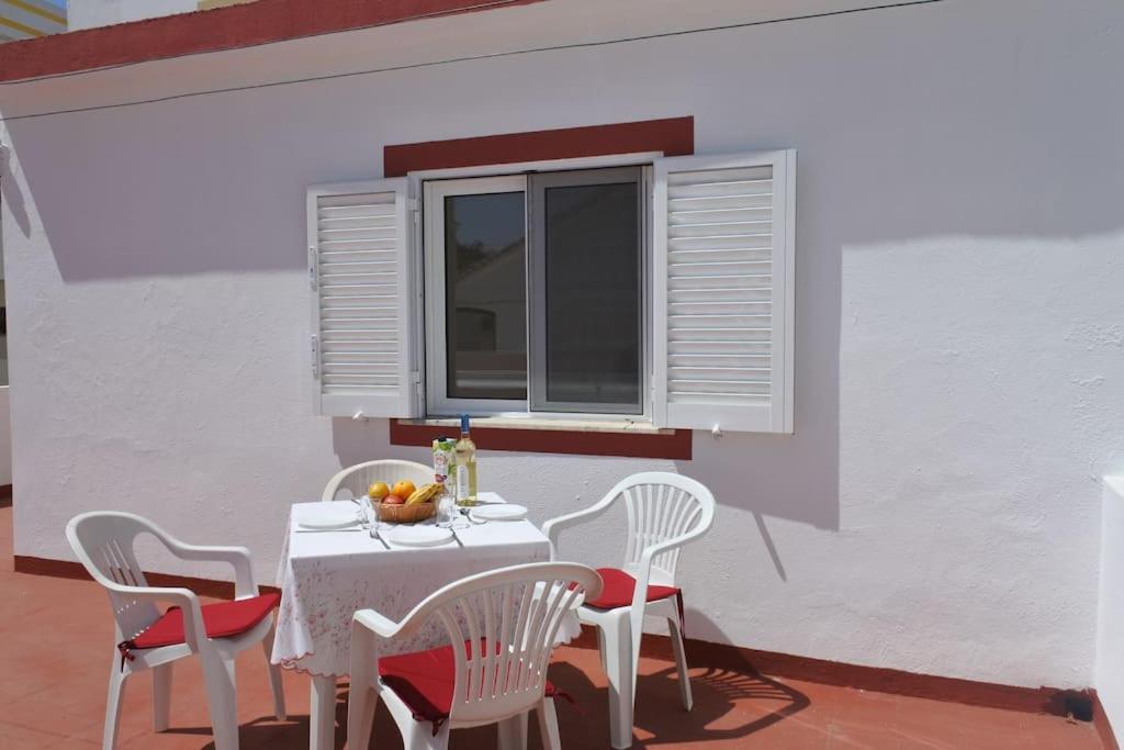 Apartment In The Center Of Carvoeiro With Terrace Buitenkant foto